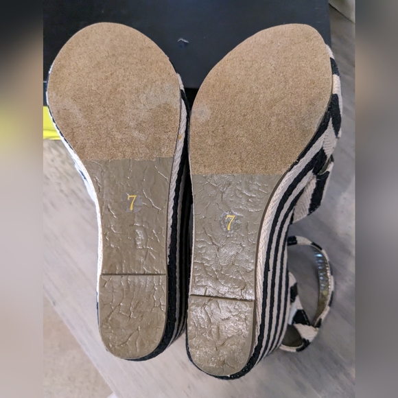 Volatile Nauttie platform ankle strap open toe high wedge black in the box - Picture 8 of 12